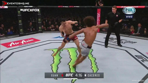 UFC.Fight.Night.Bisping.vsGastelum.Main.Card.720p.mp4_002000830aaca61445a0a3e7f.jpg