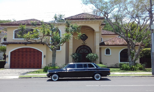 AMAZING MANSION AND LIMOUSINE COSTA RICA LIFESTYLE