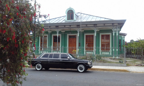 Alianza Francesa de COSTA RICA LIMOUSINE