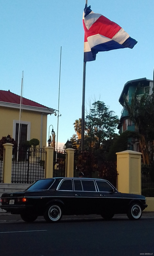 COSTA RICA FLAG LIMOUSINE MERCEDES