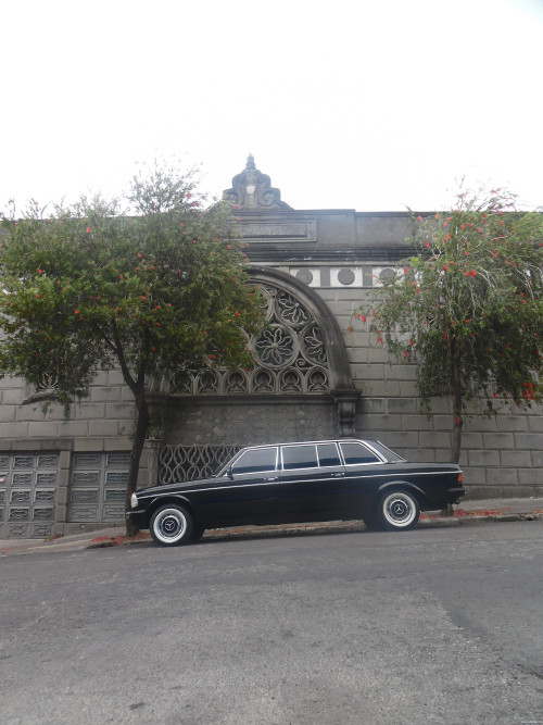 COSTA RICA LIMOUSINE frente de Icónica Casa Museo En Barrio Amón, San José .jpg