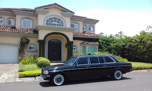 MANSION IN THE COUNTRY COSTA RICA LIMOUSINE