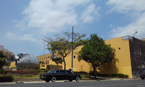 Museo Nacional de Costa Rica 300D LIMOUSINE