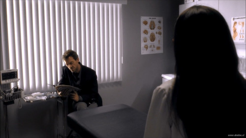 Dr.-House-S01E01.mkv_snapshot_21.34_2019.07.21_22.16.418d9589dc7caffafe.jpg