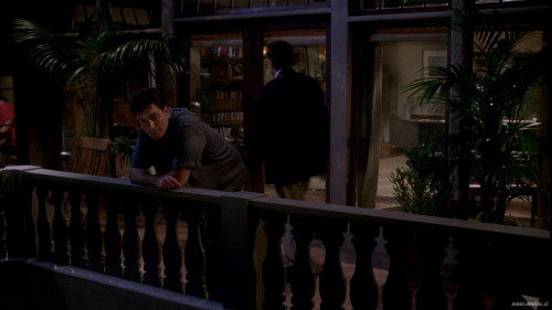 Two-And-Half-Men-S01E01.mkv_snapshot_16.29.044706f5dce0ddbeca4.jpg